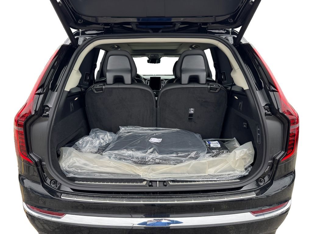 New 2026 Volvo XC90 T8 Ultra w/ Protection Package Premier image 5
