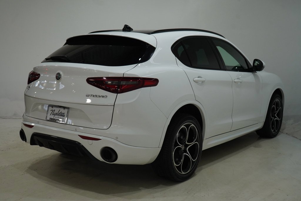 Used 2021 Alfa Romeo Stelvio Ti Sport AWD/4WD image 7
