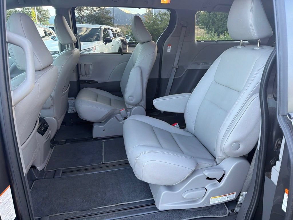 Used 2020 Toyota Sienna XLE w/ XLE Navigation Package AWD/4WD image 19