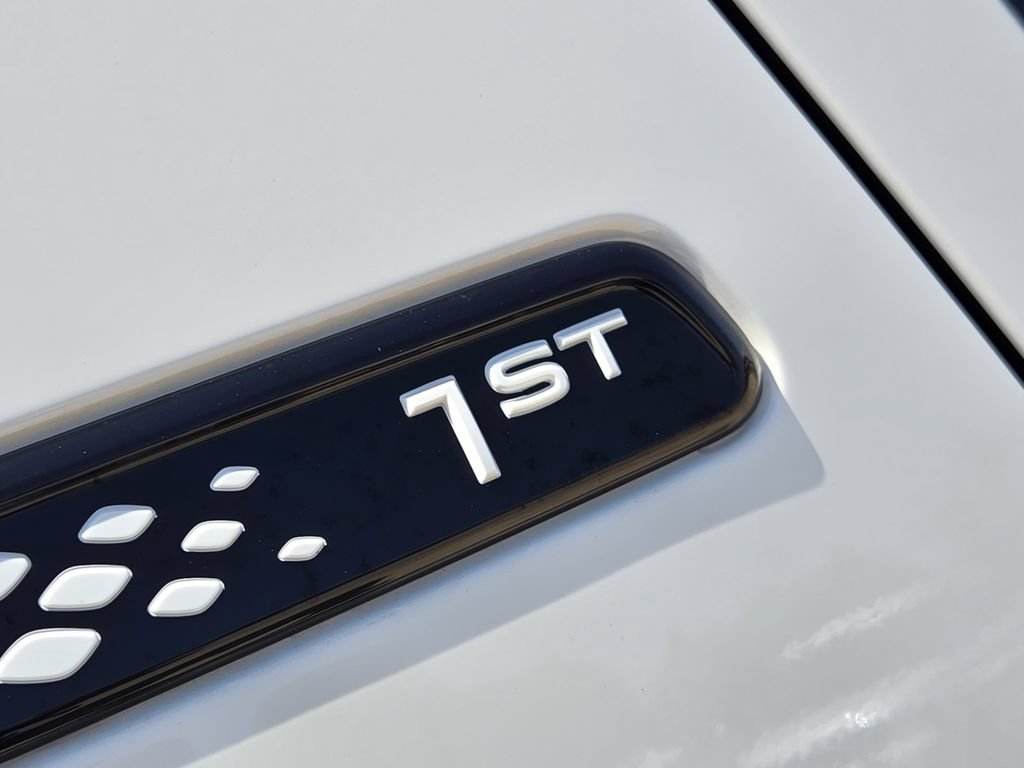 New 2025 Volkswagen ID. Buzz 1st Edition AWD/4WD image 8