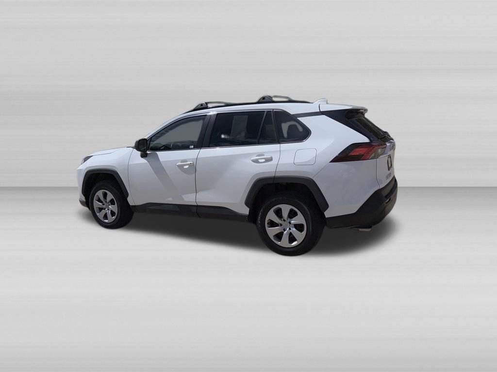 Used 2021 Toyota RAV4 LE FWD image 9