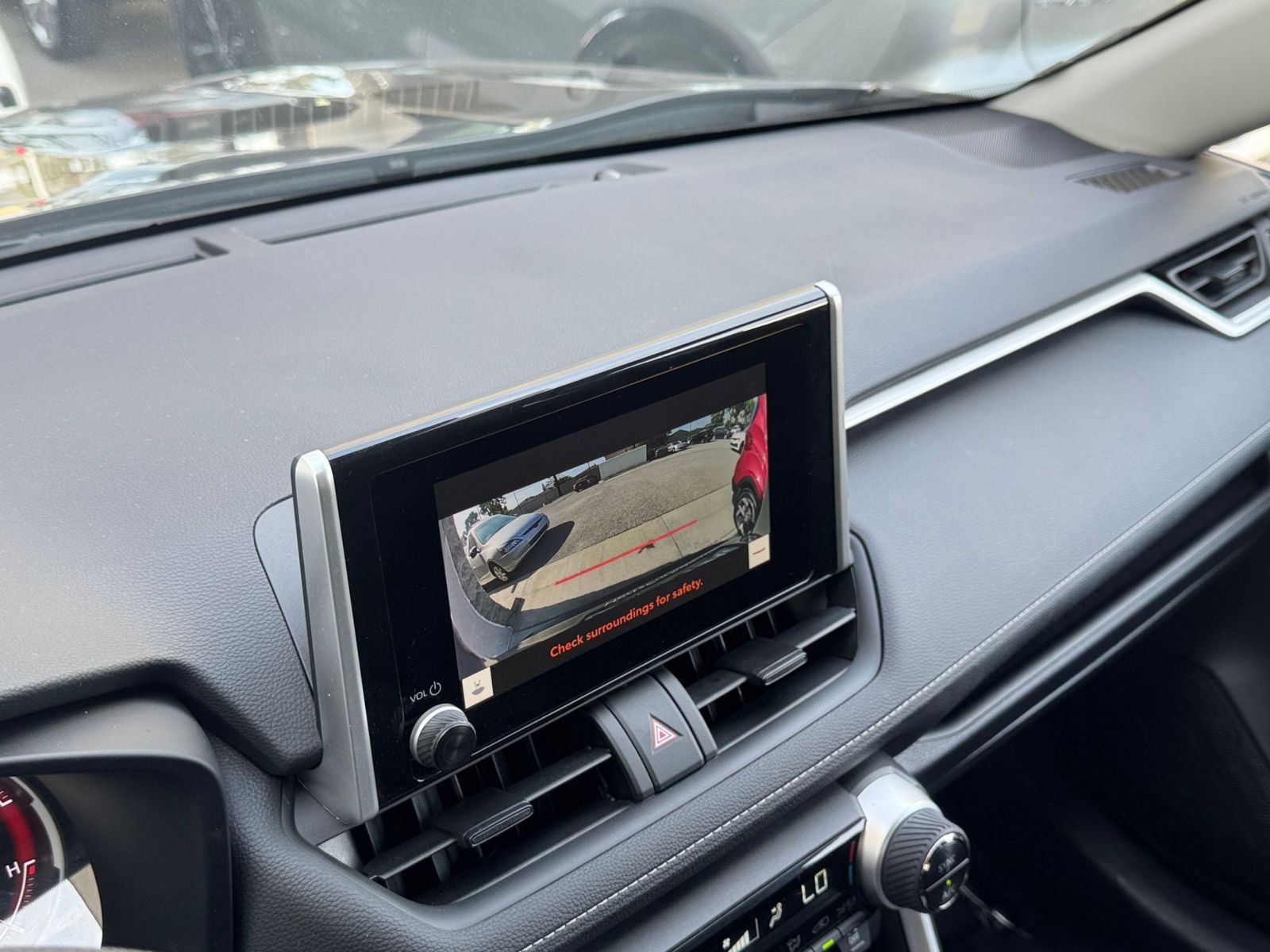 Used 2025 Toyota RAV4 XLE w/ Convenience Package image 25