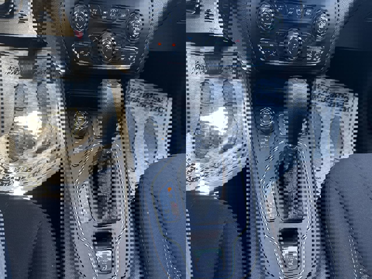 Used 2019 Jeep Cherokee Latitude w/ Popular Appearance Group image 26