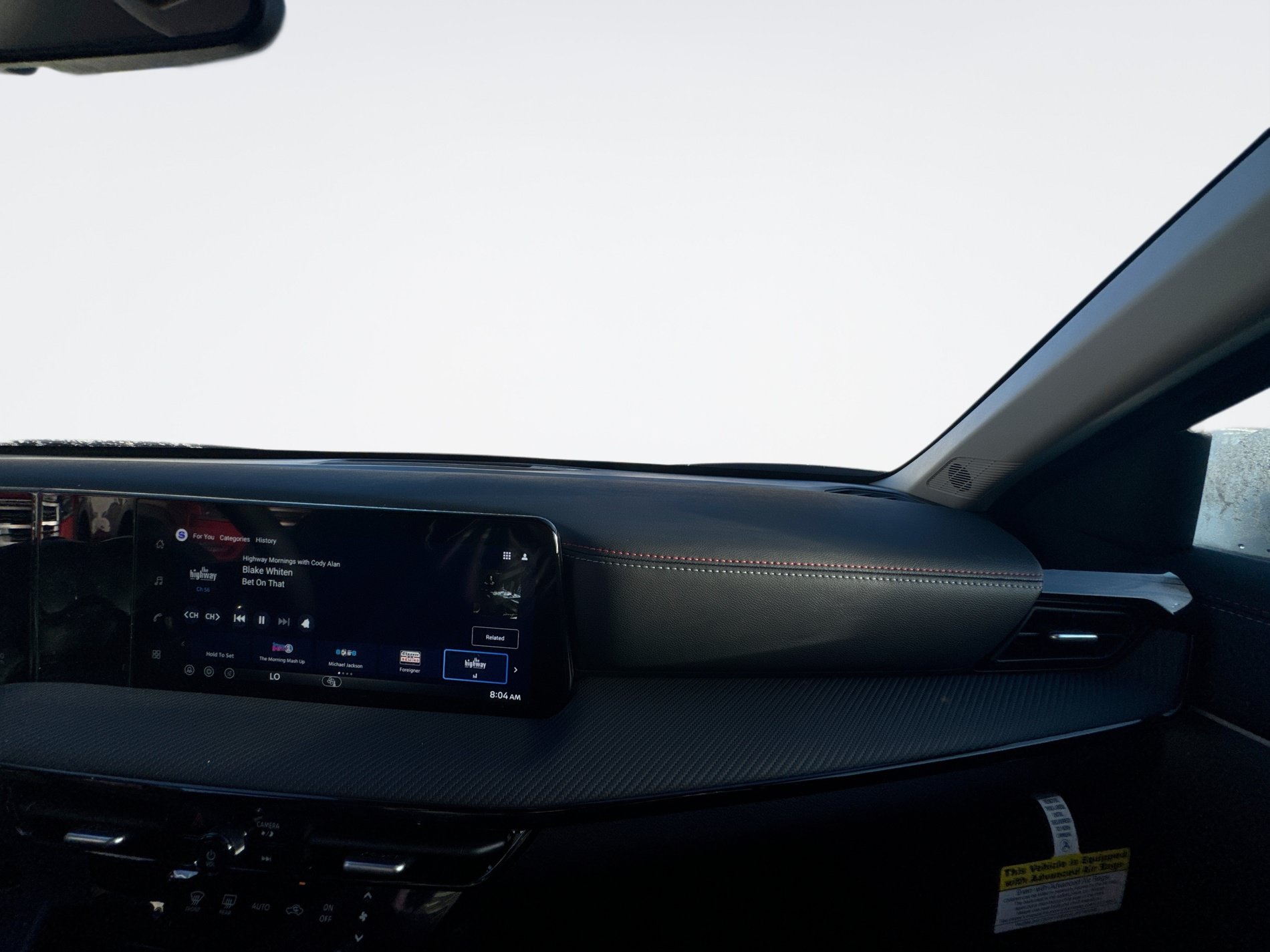 New 2027 Nissan Kicks SR FWD image 17