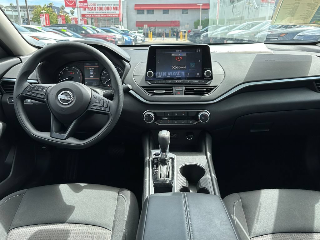 Used 2025 Nissan Altima 2.5 S FWD image 19