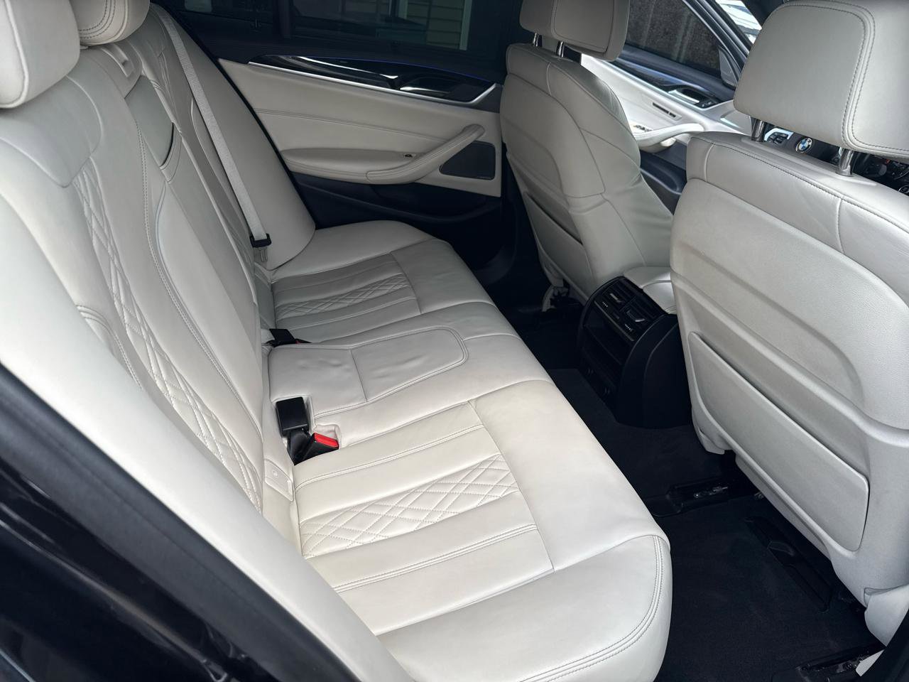 Used 2018 BMW M550i xDrive M550i xDrive Sedan image 27