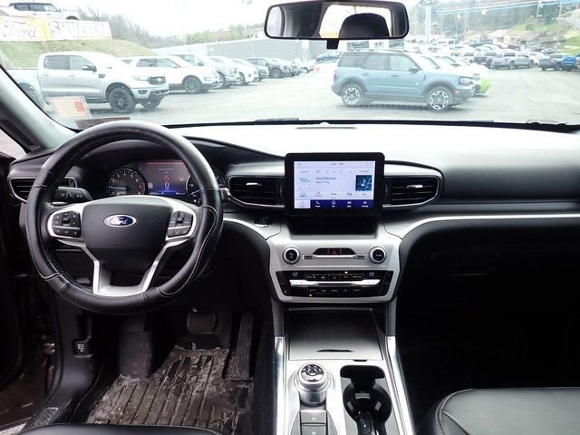 Used 2021 Ford Explorer XLT w/ Equipment Group 202A image 12