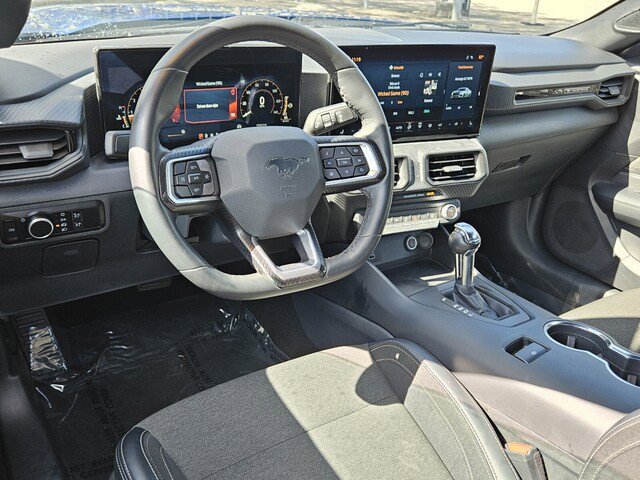 Used 2024 Ford Mustang Convertible image 5