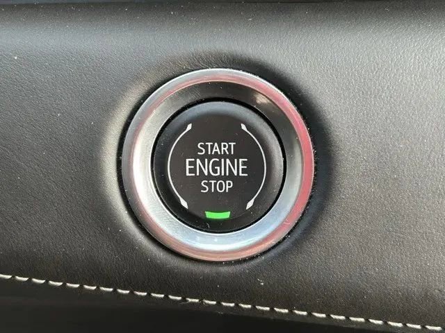 Used 2024 Cadillac Escalade Premium Luxury Platinum image 27