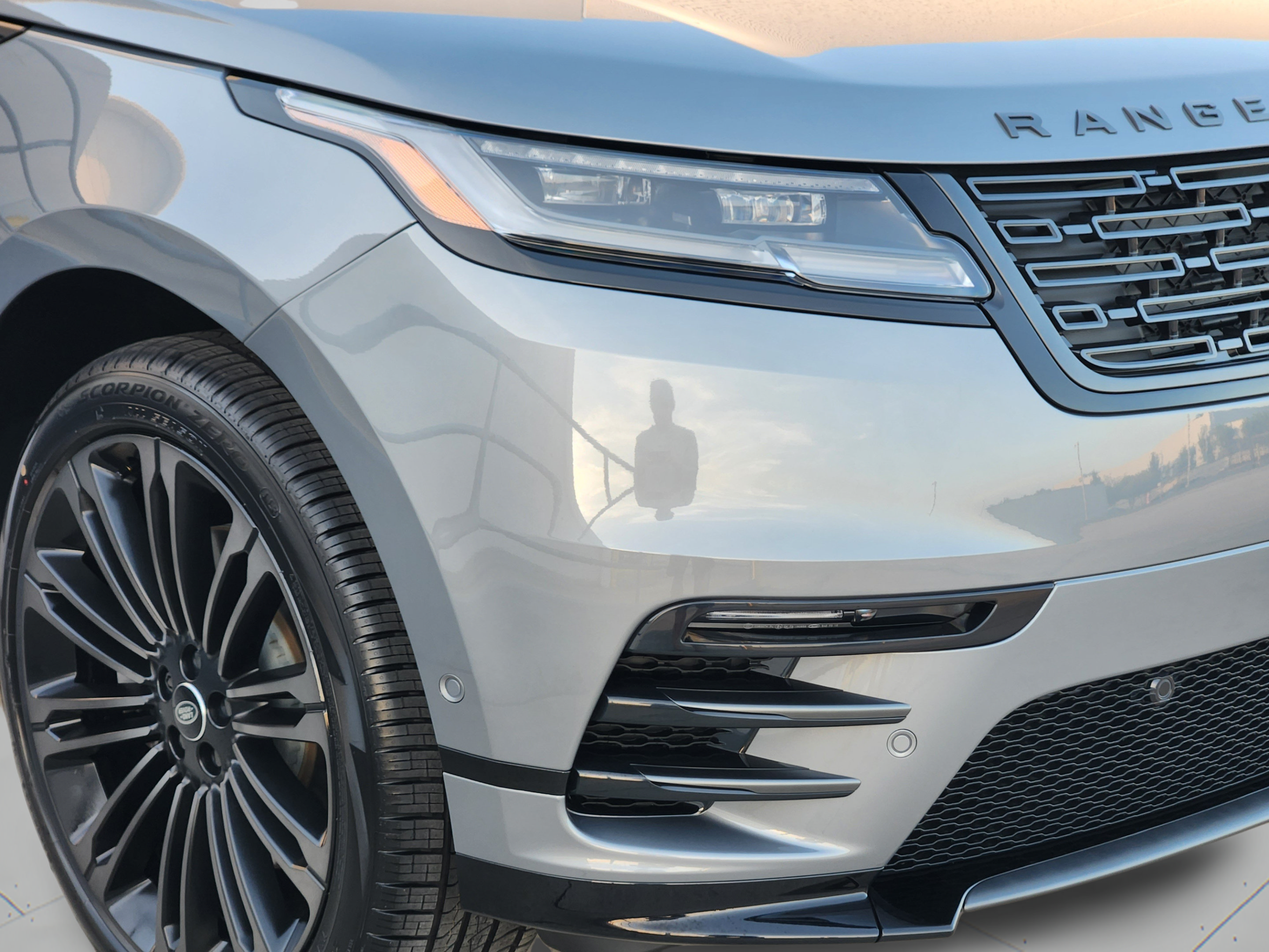 New 2026 Land Rover Range Rover Velar Belgravia AWD/4WD image 29