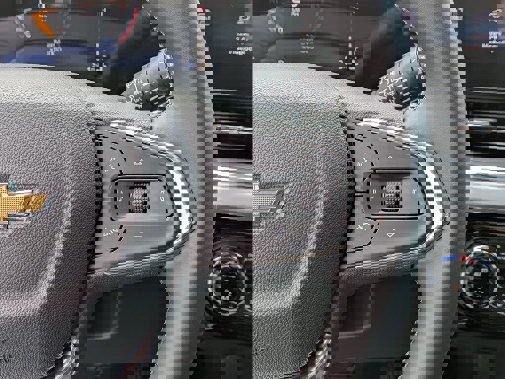 New 2026 Chevrolet Trax LT w/ Sunroof Package FWD image 19