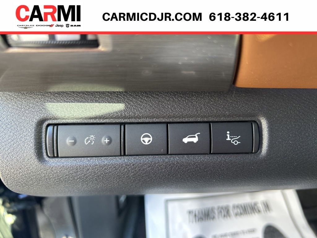 Used 2022 Nissan Pathfinder Platinum w/ Cargo Package AWD/4WD image 15