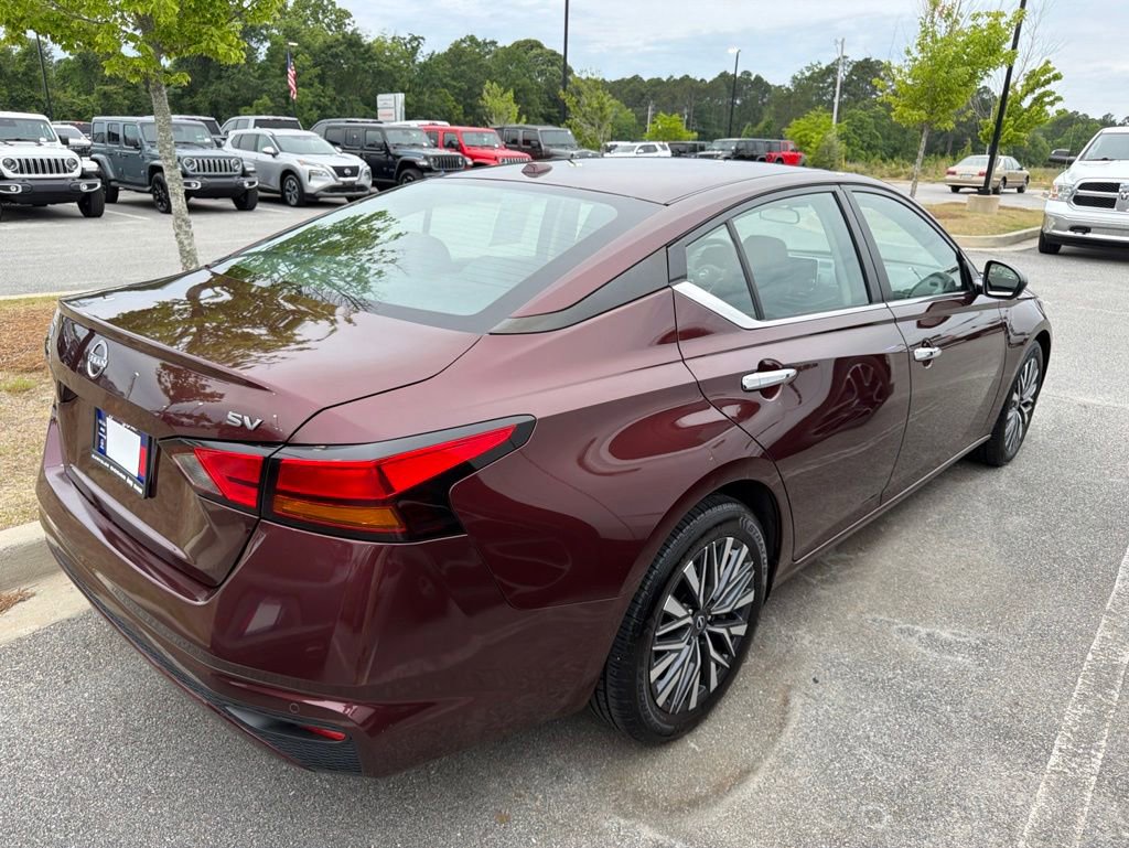 Used 2024 Nissan Altima 2.5 SV FWD image 8
