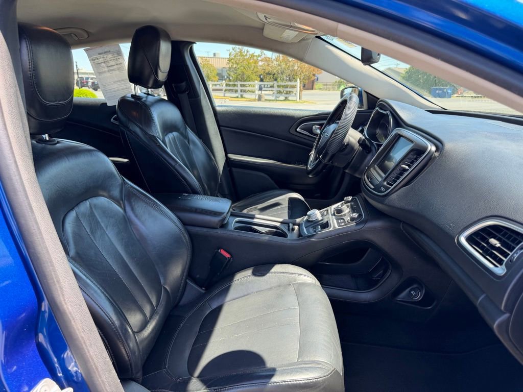 Used 2016 Chrysler 200 Limited FWD image 29