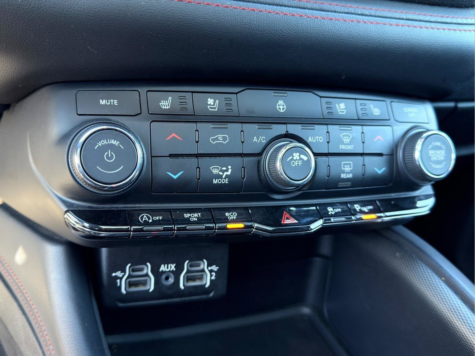Used 2024 Dodge Durango GT AWD/4WD image 15