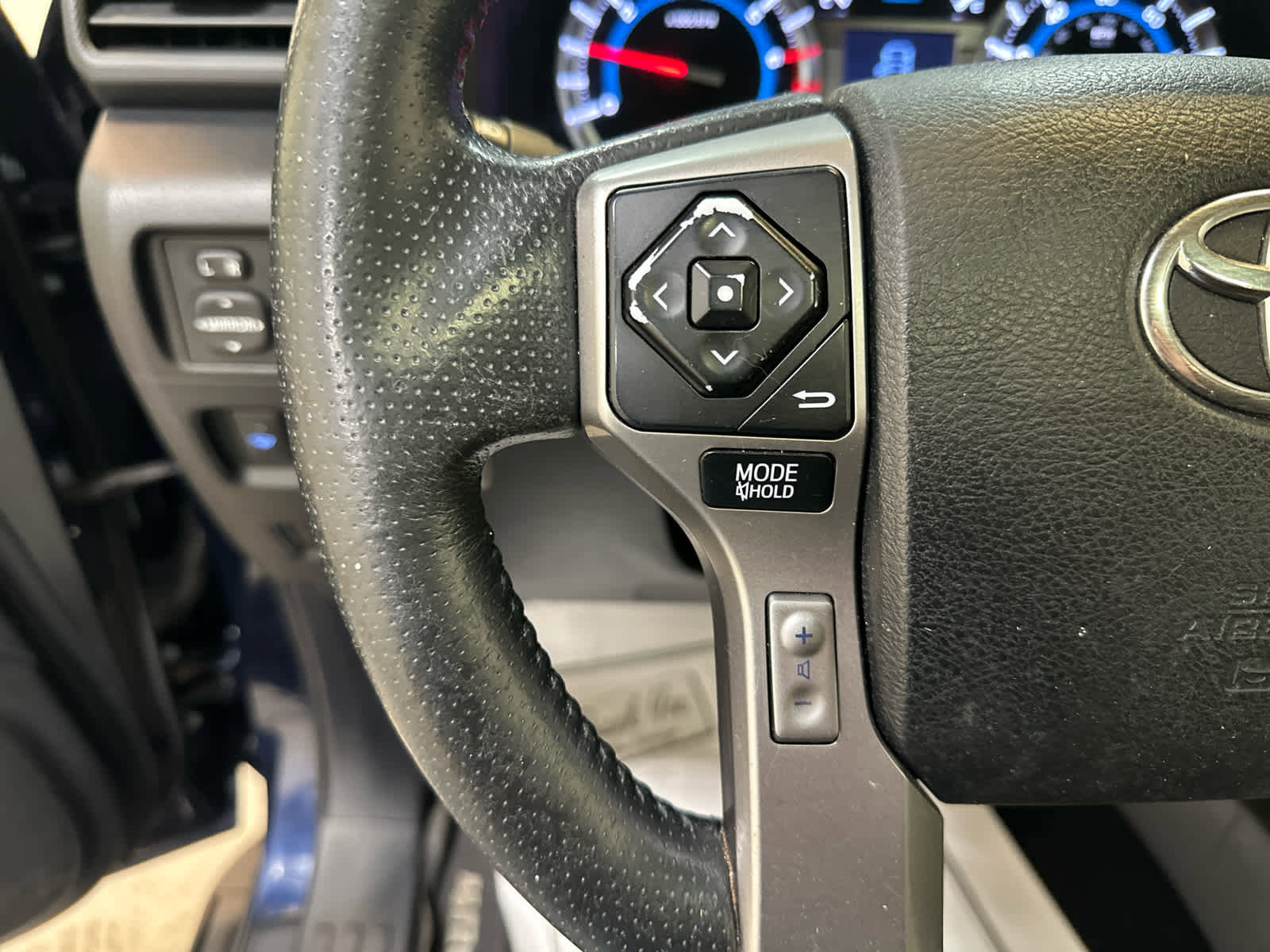 Used 2018 Toyota 4Runner SR5 Premium image 21