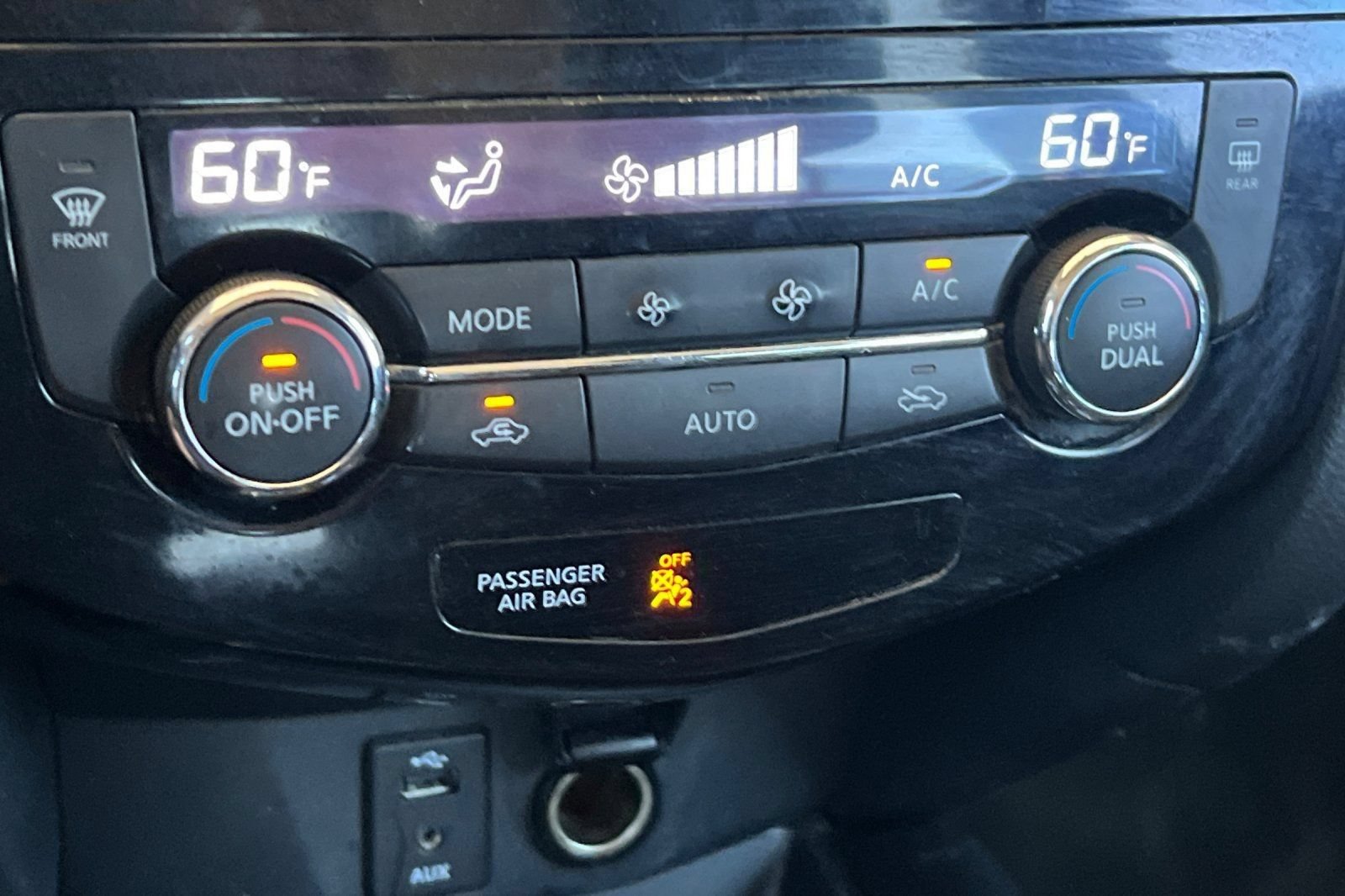 Used 2015 Nissan Rogue SV AWD/4WD image 48