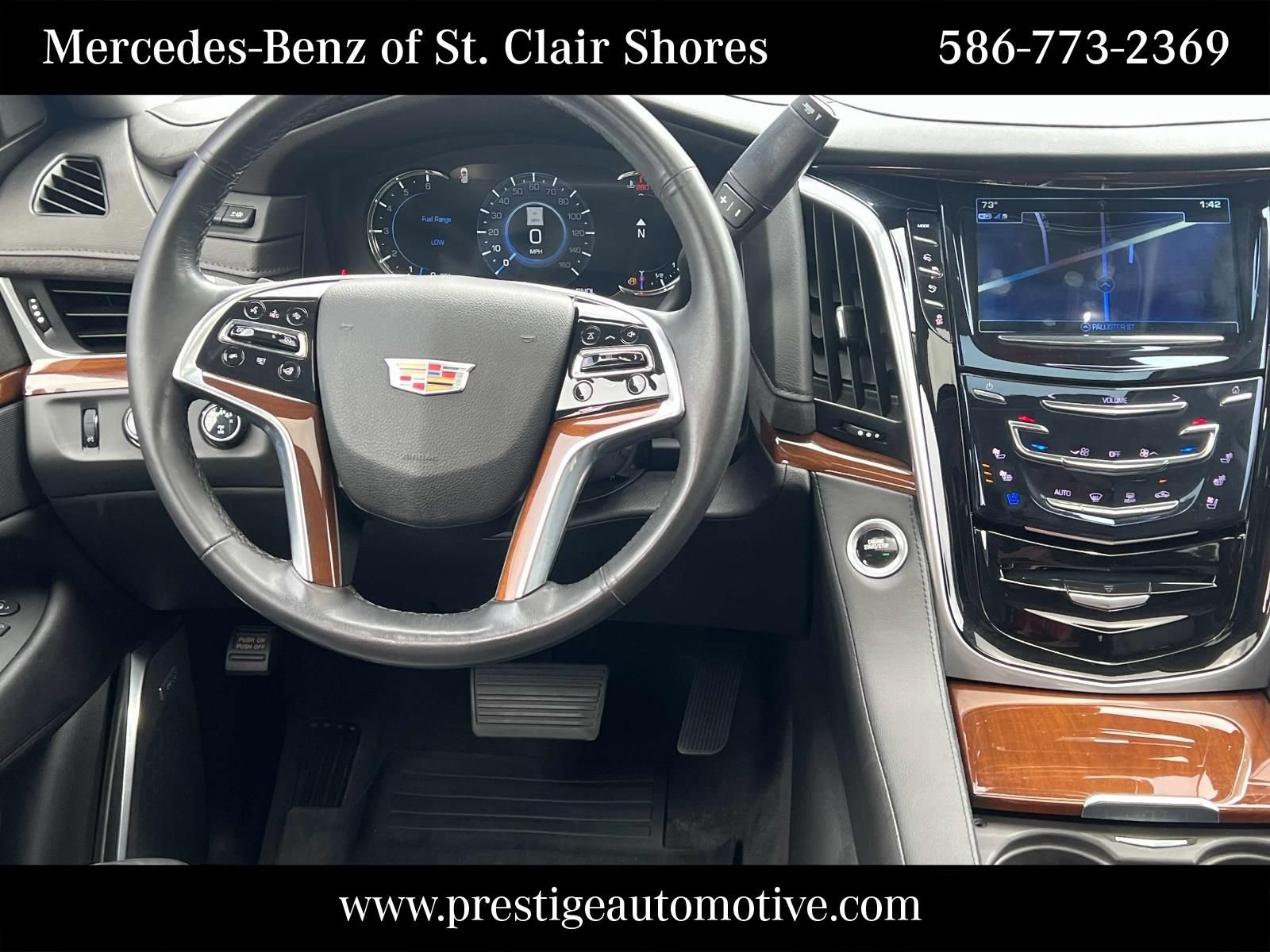 Used 2020 Cadillac Escalade ESV Luxury AWD/4WD image 19