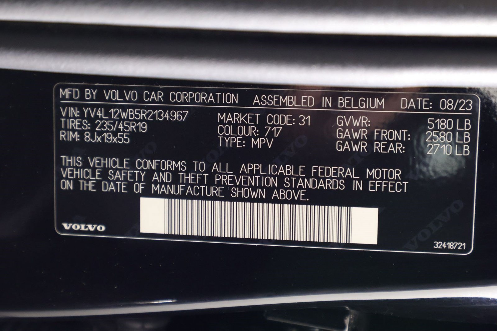 Certified 2024 Volvo V60 B5 Cross Country Ultimate w/ Protection Package Premier AWD/4WD image 16