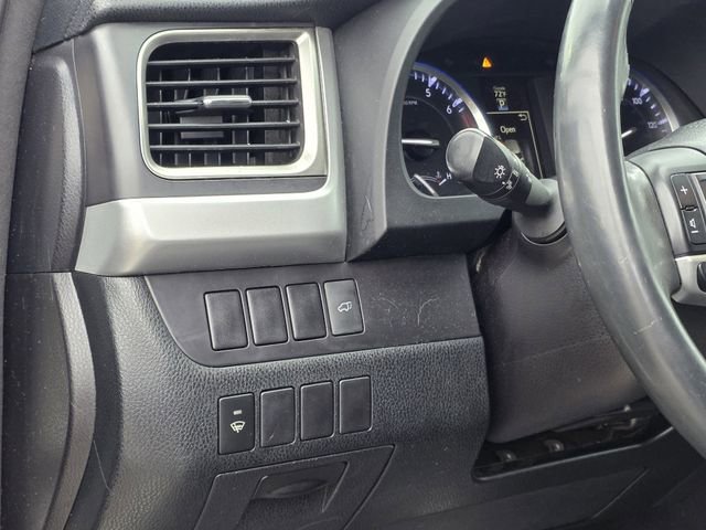 Used 2016 Toyota Highlander XLE image 17