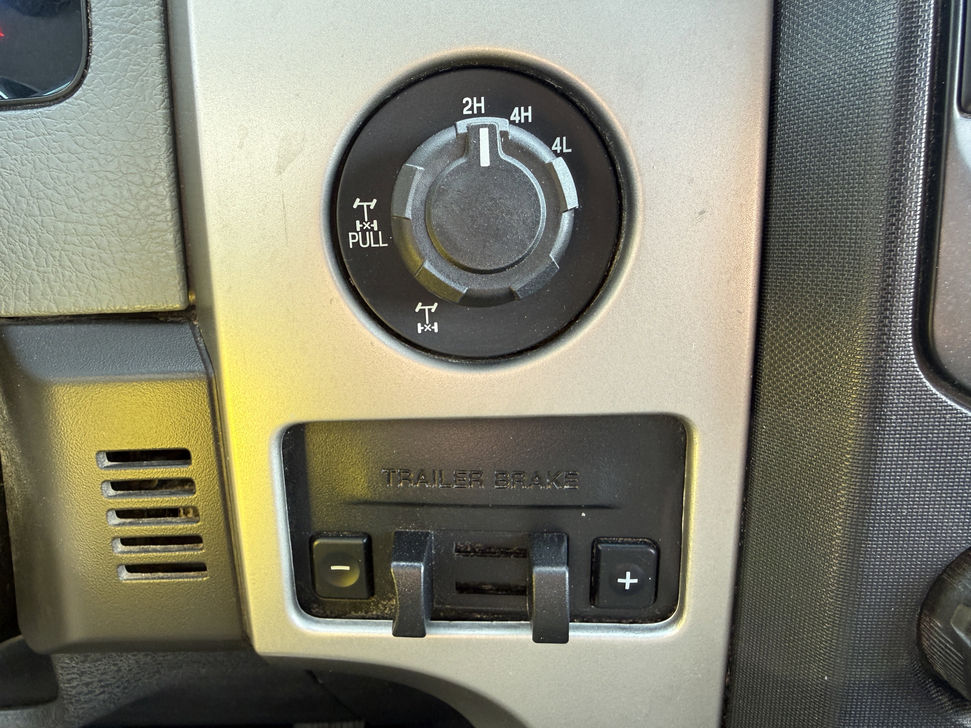 Used 2013 Ford F150 XLT w/ Luxury Equipment Group image 33