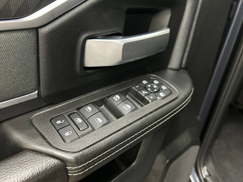 Used 2025 RAM 2500 Big Horn AWD/4WD image 27