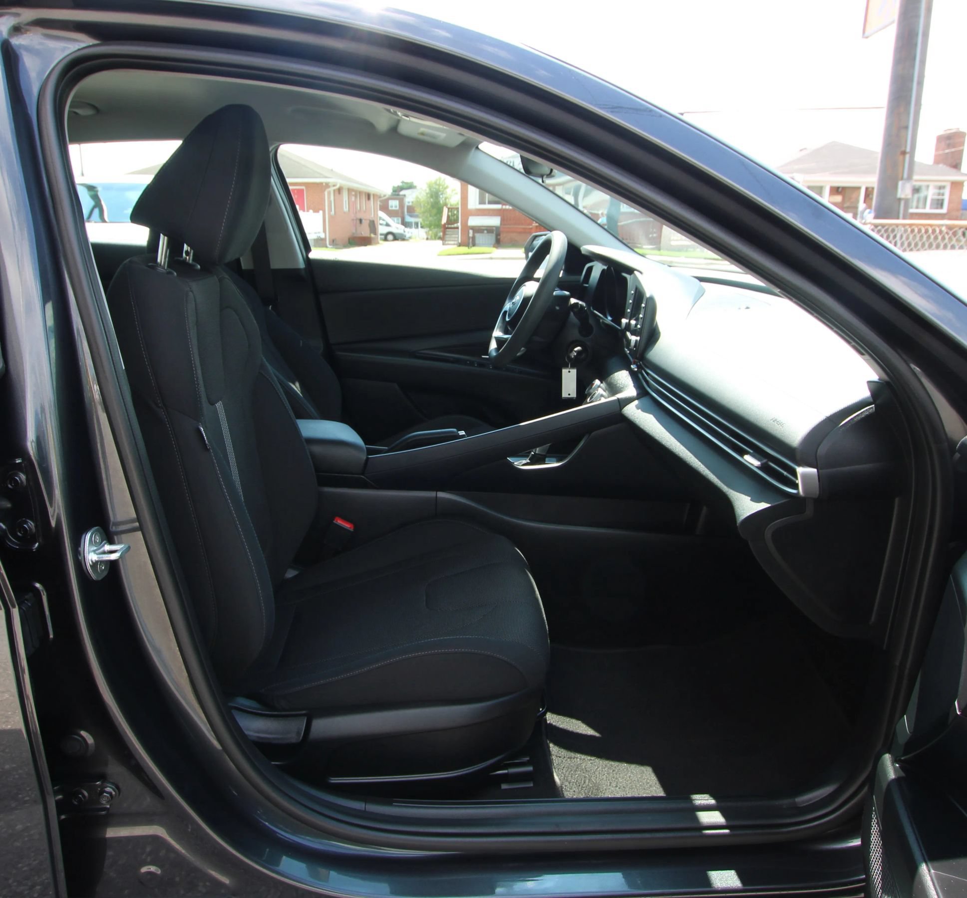Used 2022 Hyundai Elantra SE FWD image 10