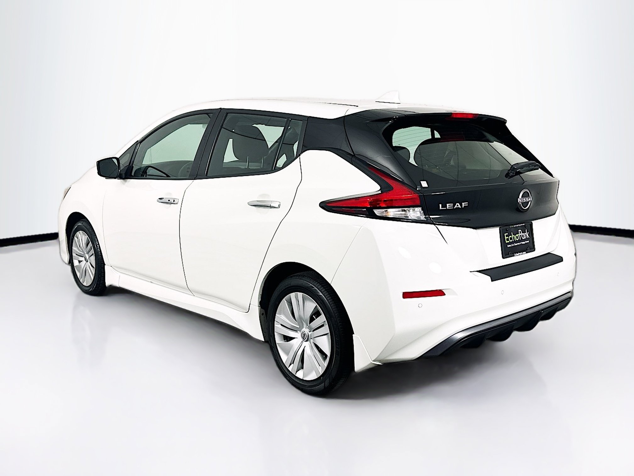 Used 2025 Nissan Leaf S FWD image 5