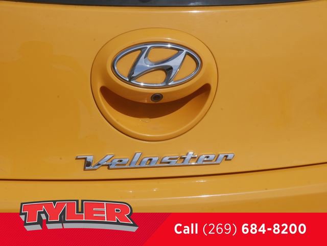 Used 2017 Hyundai Veloster Value Edition FWD image 14