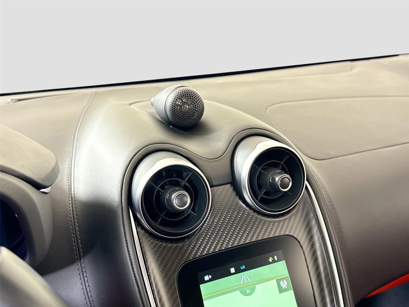 Used 2019 McLaren 600LT RWD image 18