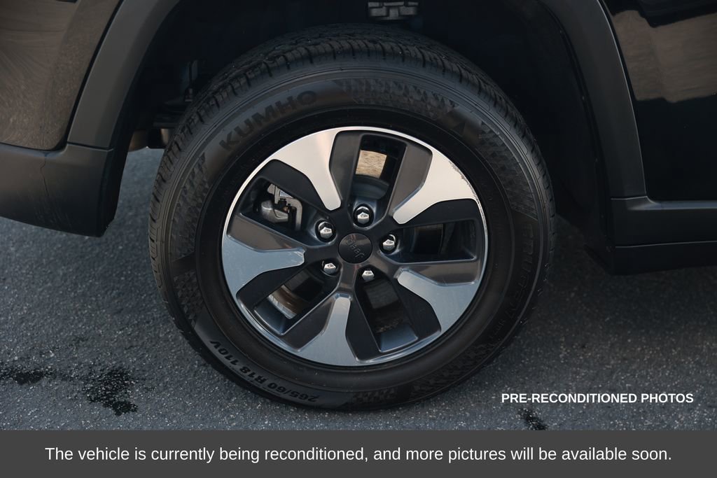 Used 2022 Jeep Grand Cherokee Limited 4xe w/ Luxury Tech Group II image 9