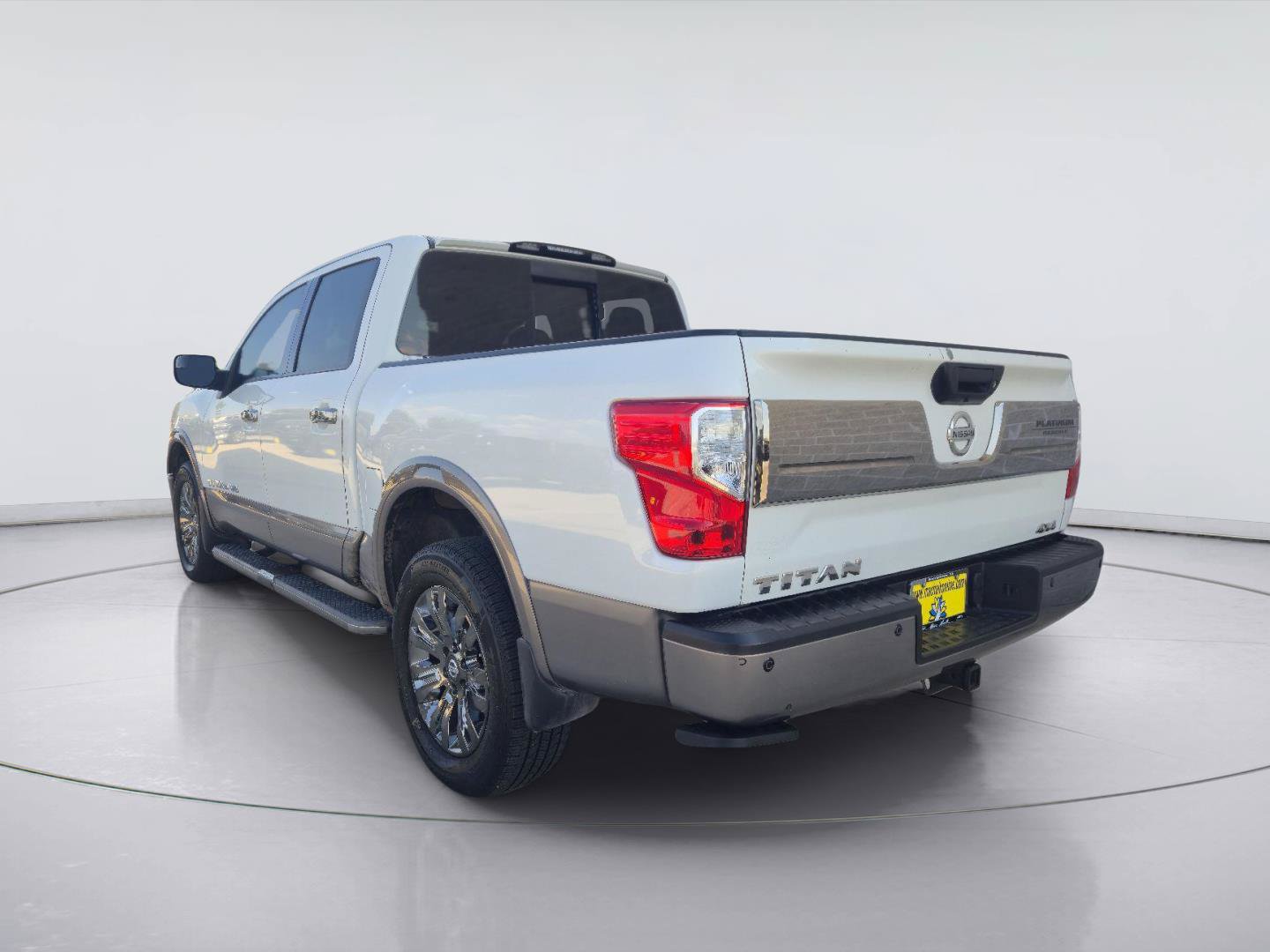 Used 2018 Nissan Titan Platinum Reserve w/ Platinum Utility Package AWD/4WD image 3