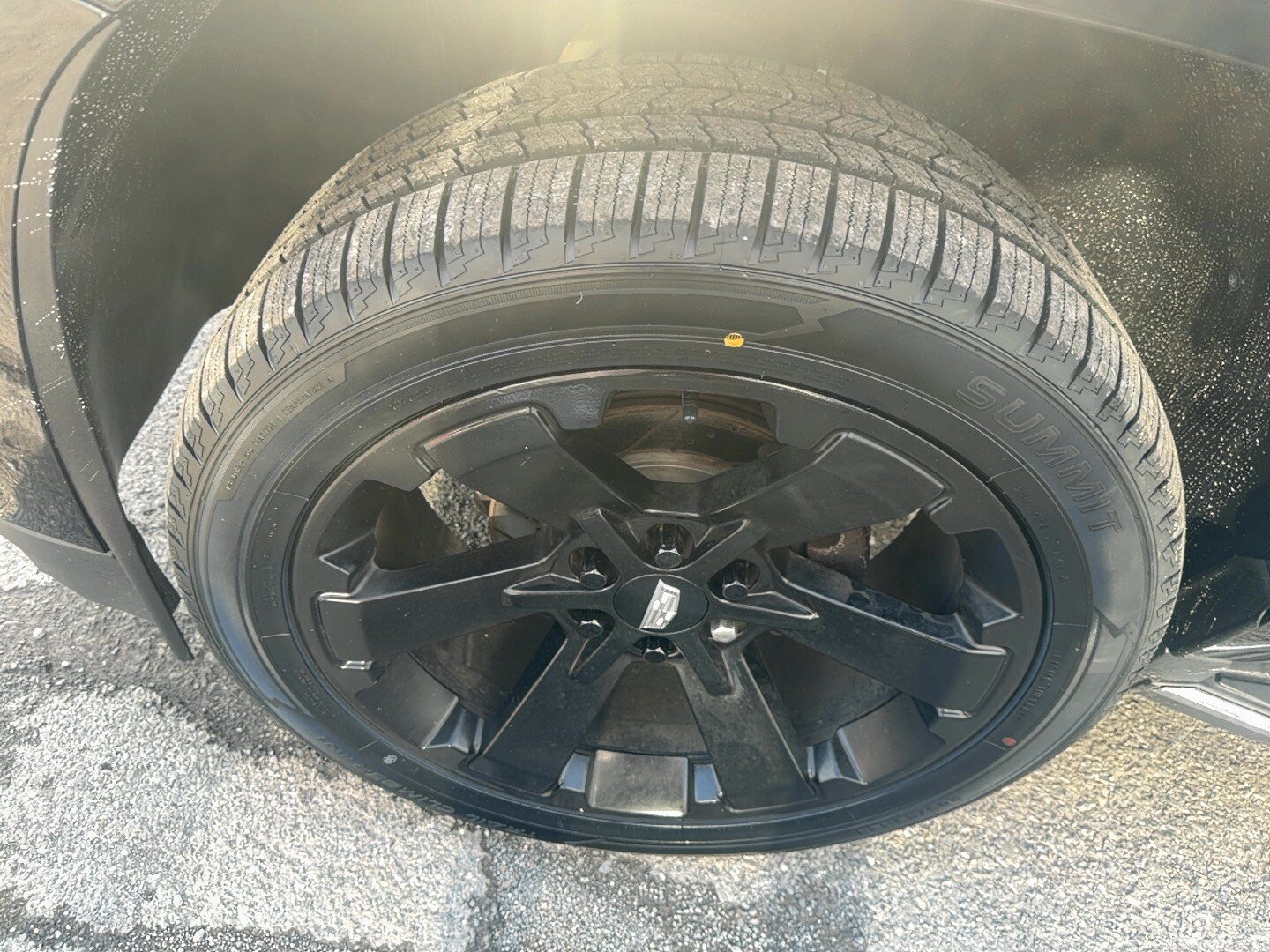Used 2018 Cadillac Escalade ESV Luxury AWD/4WD image 4