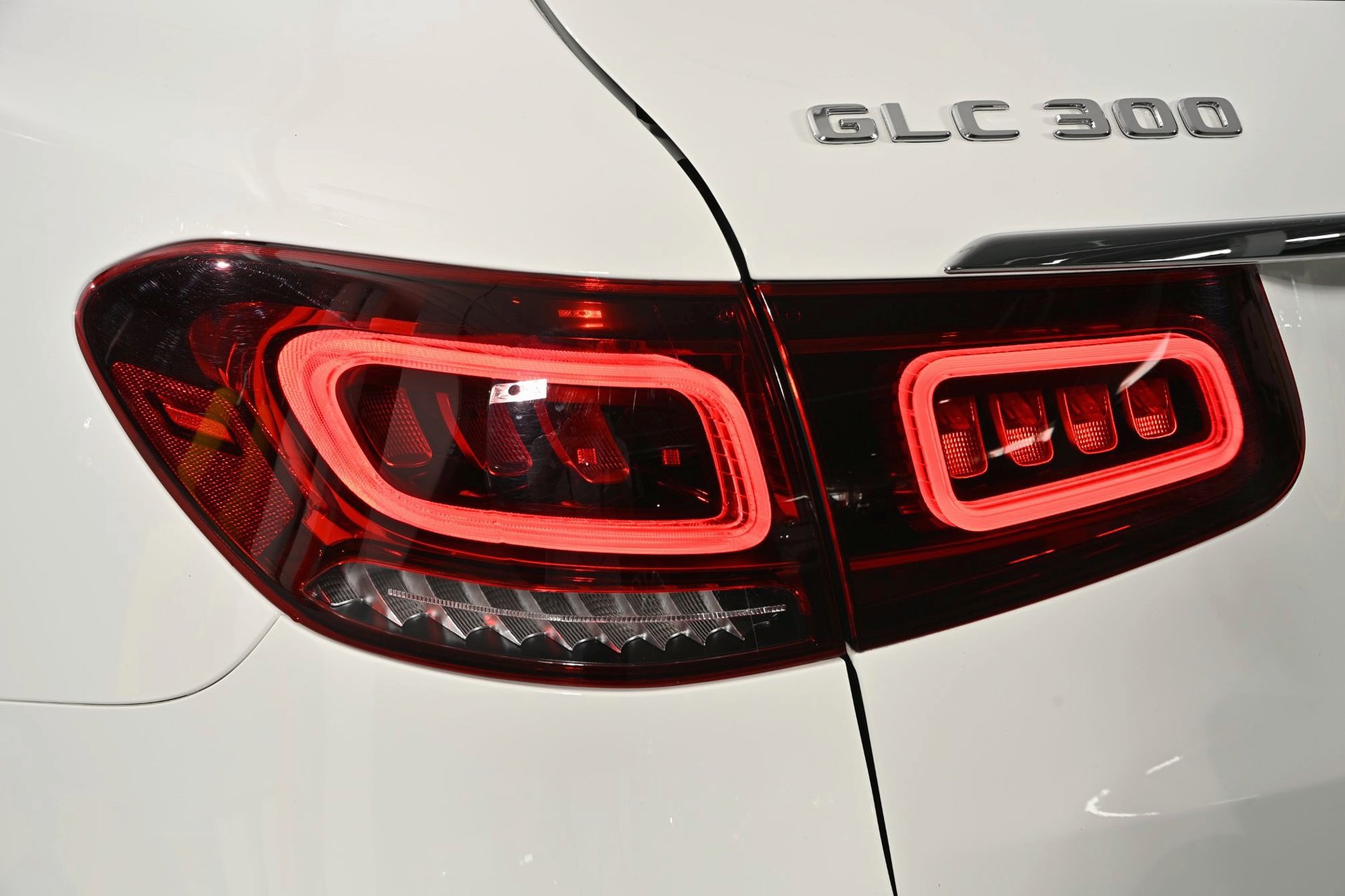 Used 2022 Mercedes-Benz GLC 300 image 9
