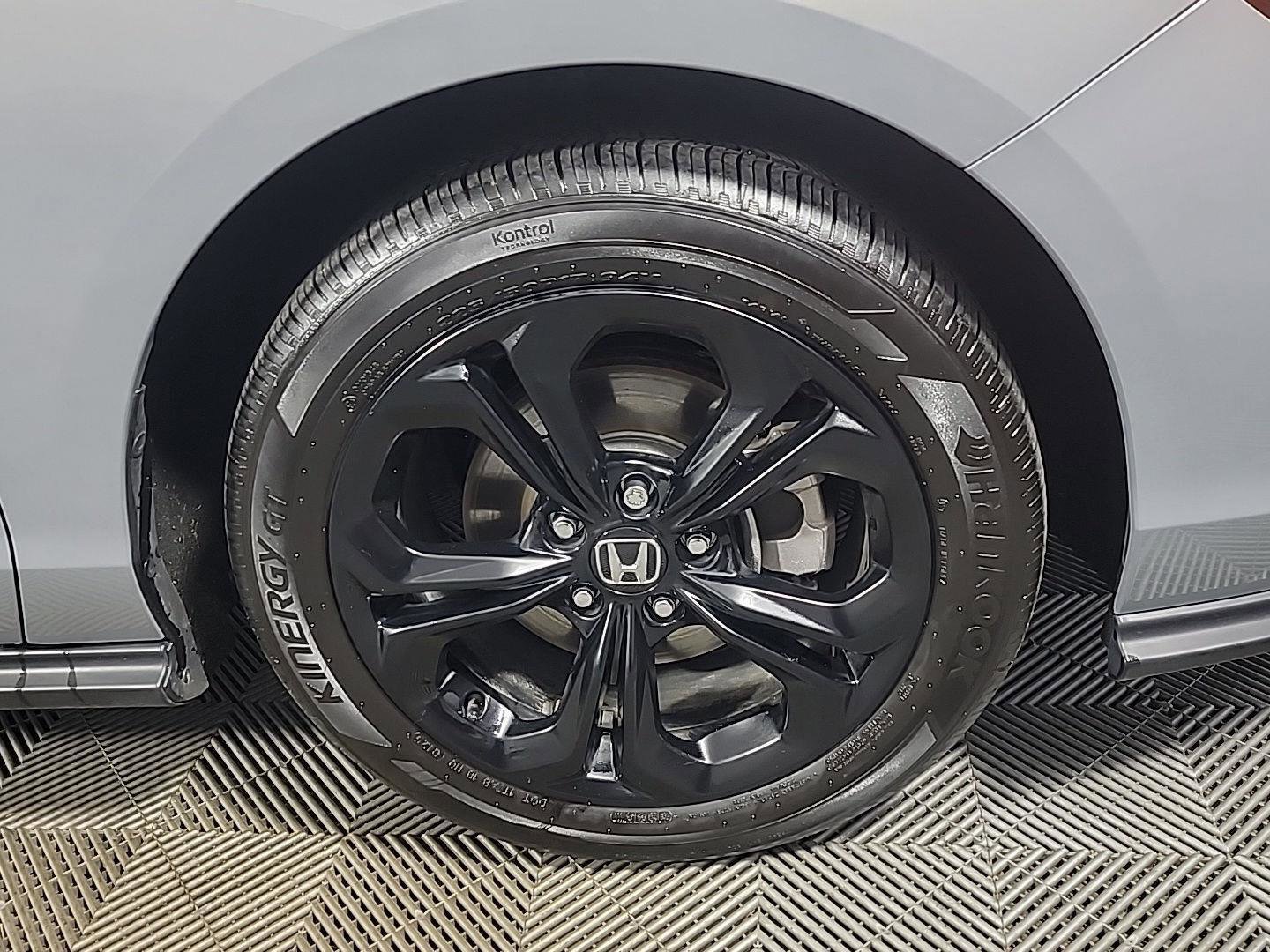 Certified 2025 Honda Accord SE image 3