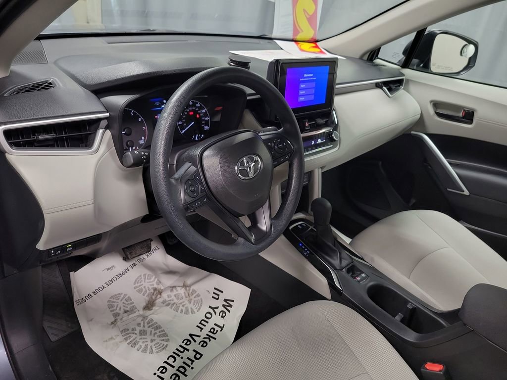 Used 2025 Toyota Corolla Cross L image 15