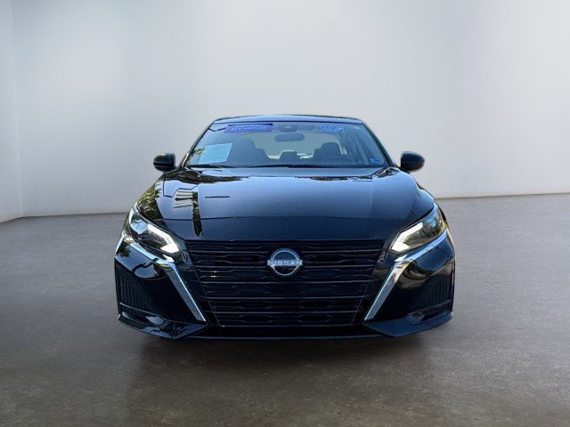 Used 2025 Nissan Altima 2.5 SV FWD image 11