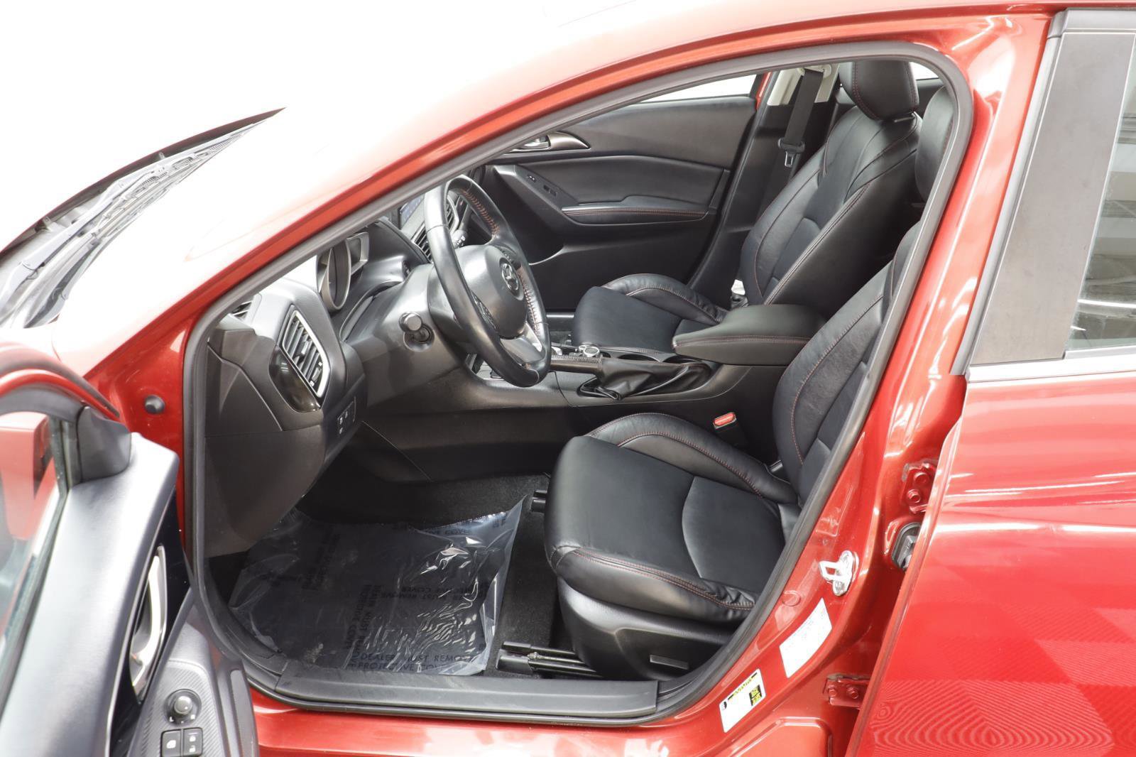 Used 2016 MAZDA MAZDA3 i Grand Touring image 6