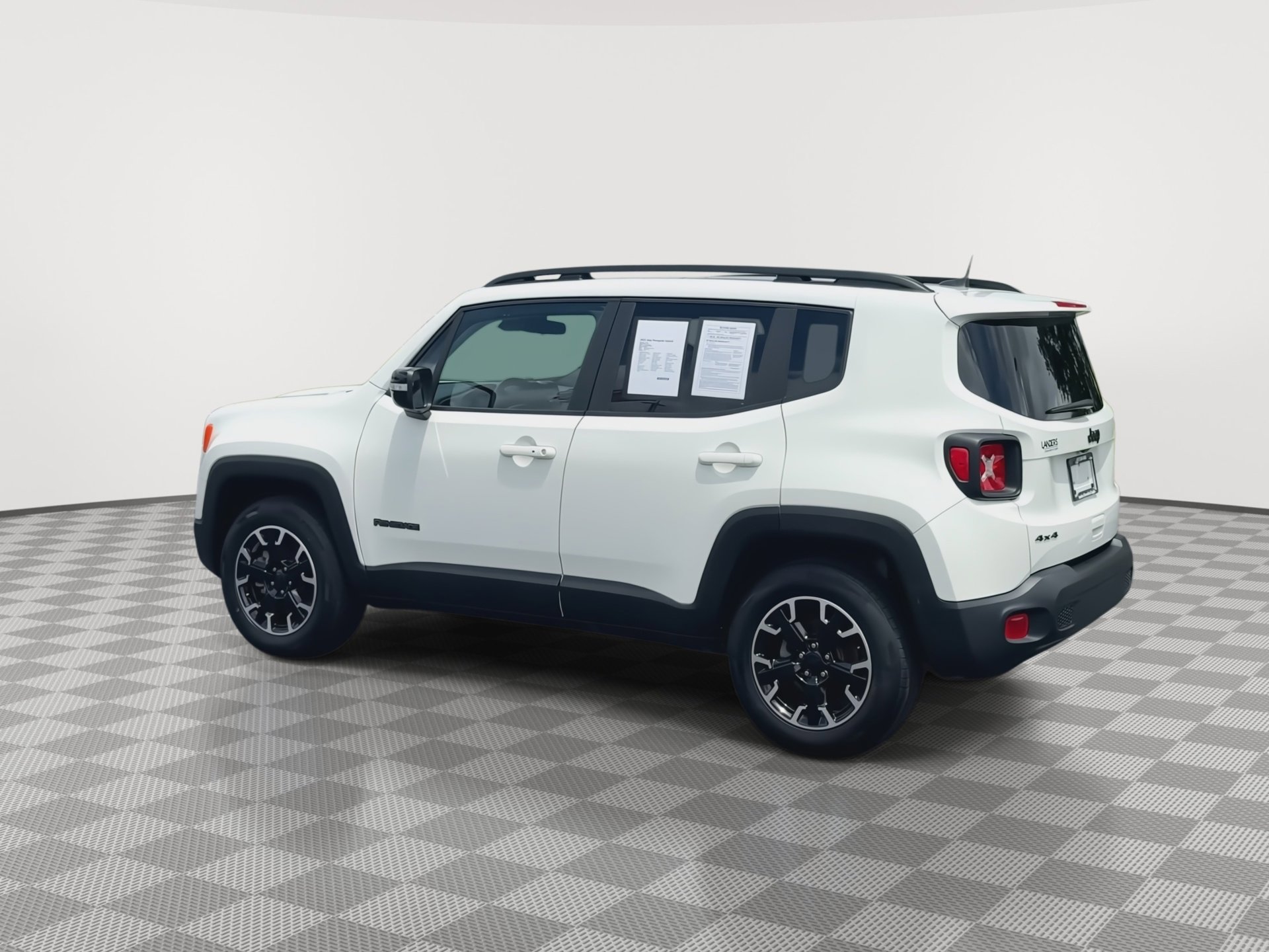 Used 2023 Jeep Renegade Latitude w/ Sun/Sound Group AWD/4WD image 6