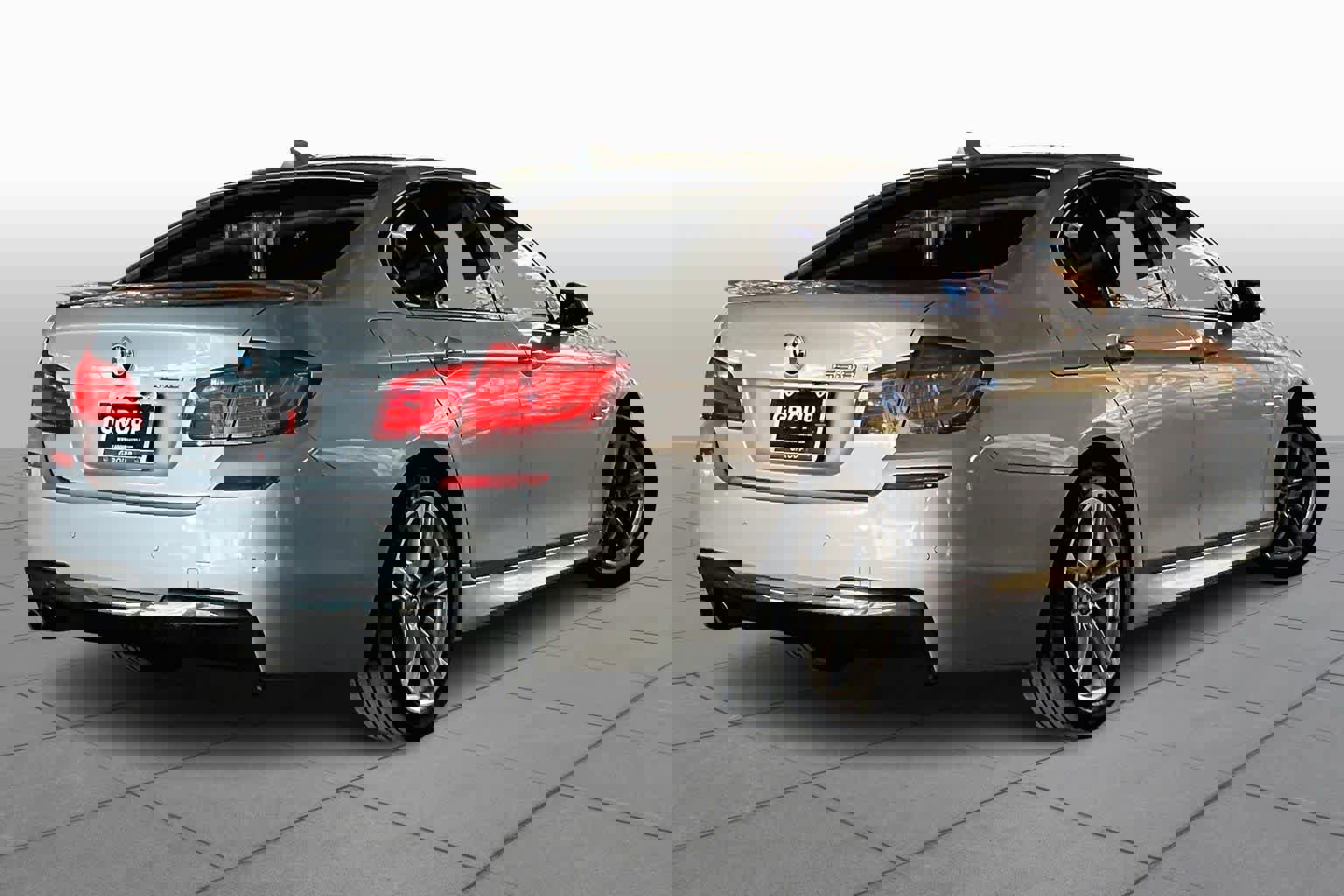 Used 2015 BMW 528i Sedan image 12