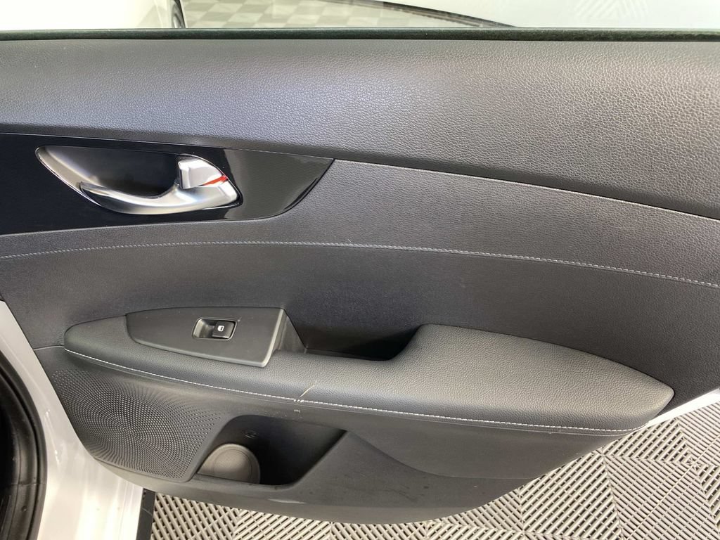 Used 2024 Kia Forte GT-Line FWD image 24