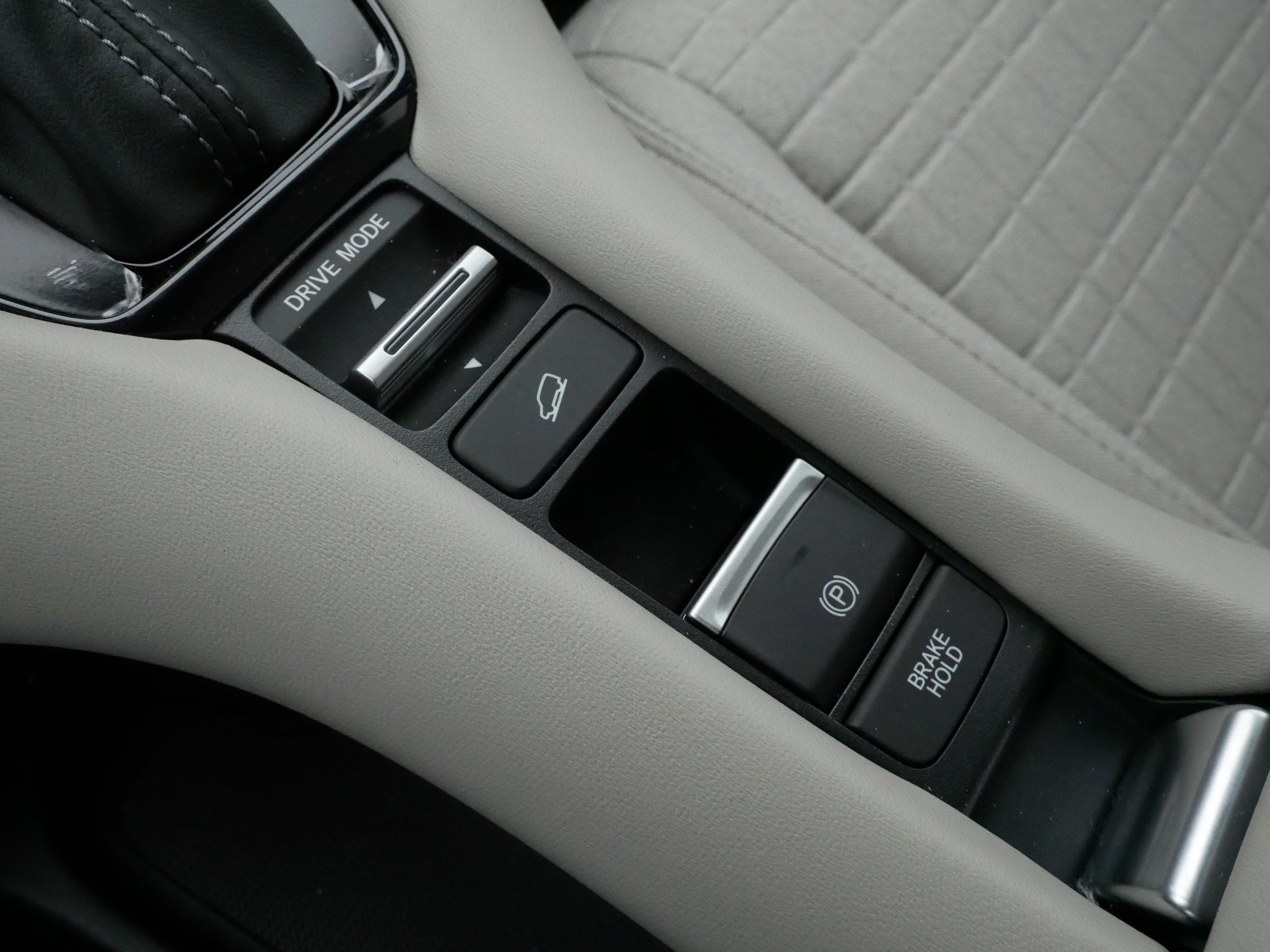 Certified 2026 Honda HR-V LX image 25