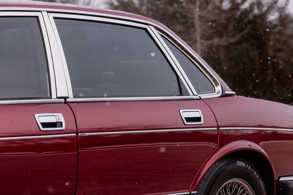 Used 1992 Jaguar XJ Vanden Plas image 48