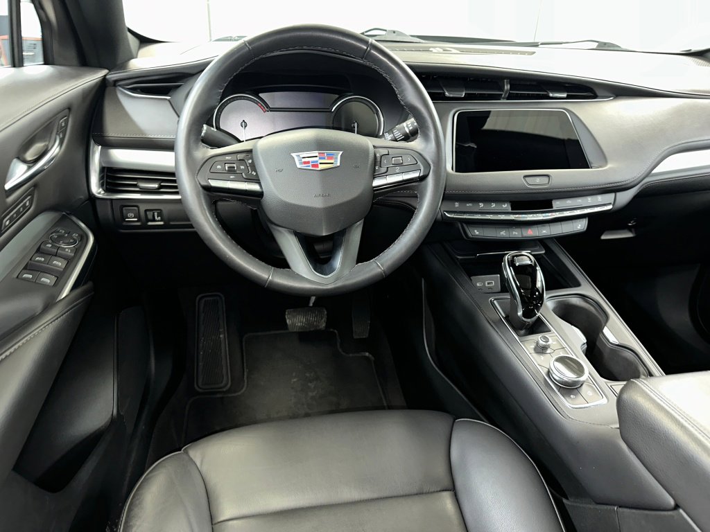 Certified 2022 Cadillac XT4 Premium Luxury w/ Enhanced Visibility Package image 7
