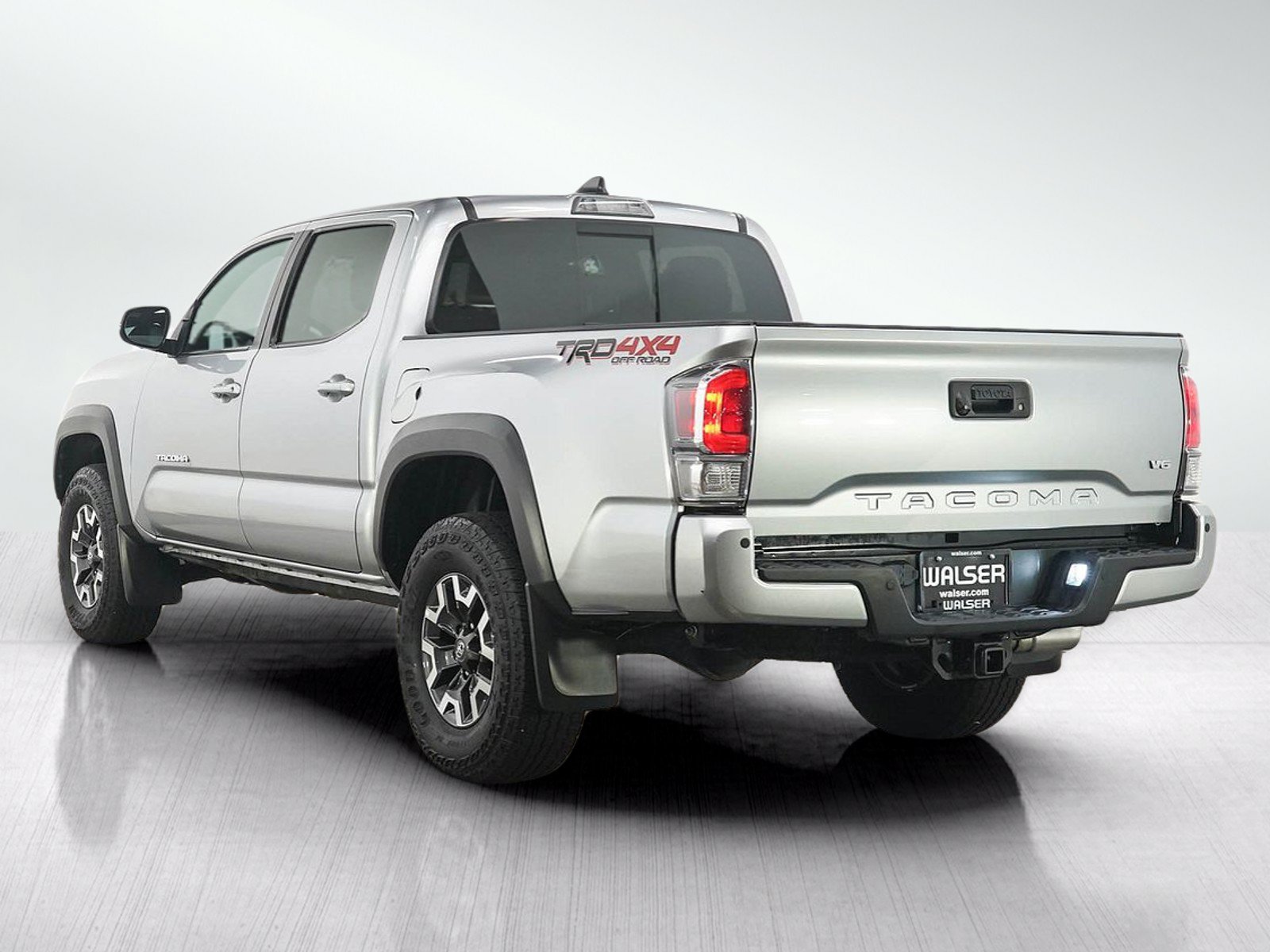 Used 2022 Toyota Tacoma TRD Off-Road w/ TRD Premium Off Road Package AWD/4WD image 3