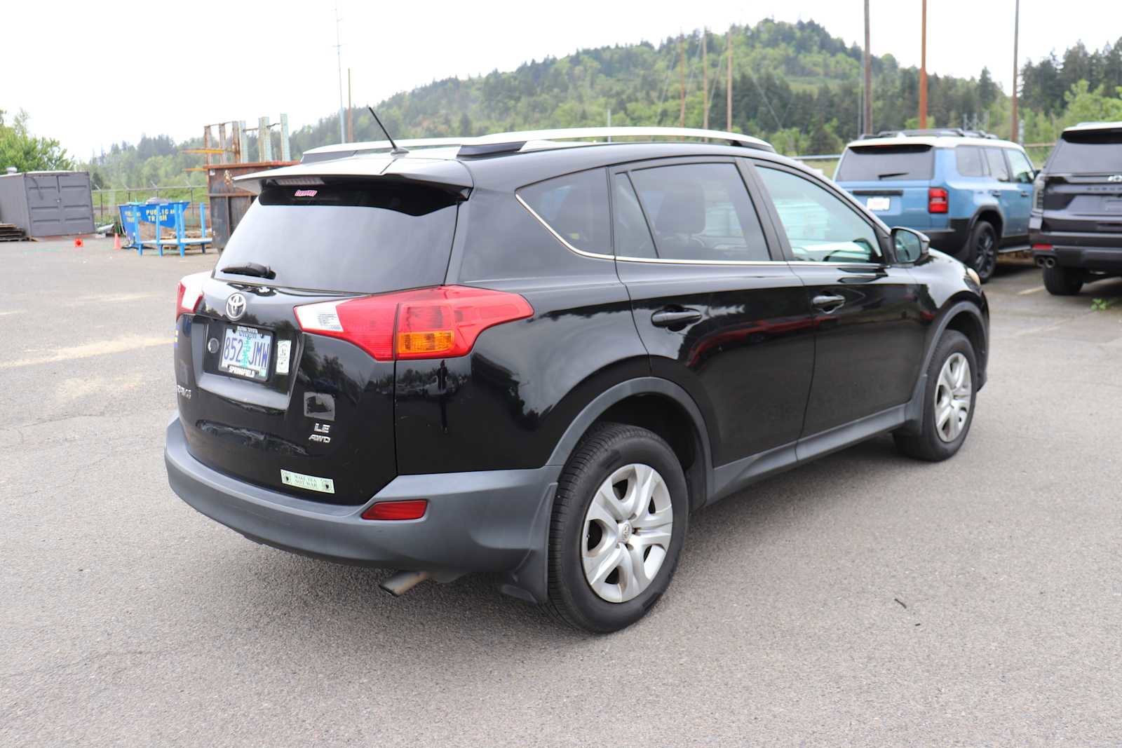 Used 2014 Toyota RAV4 LE AWD/4WD image 5