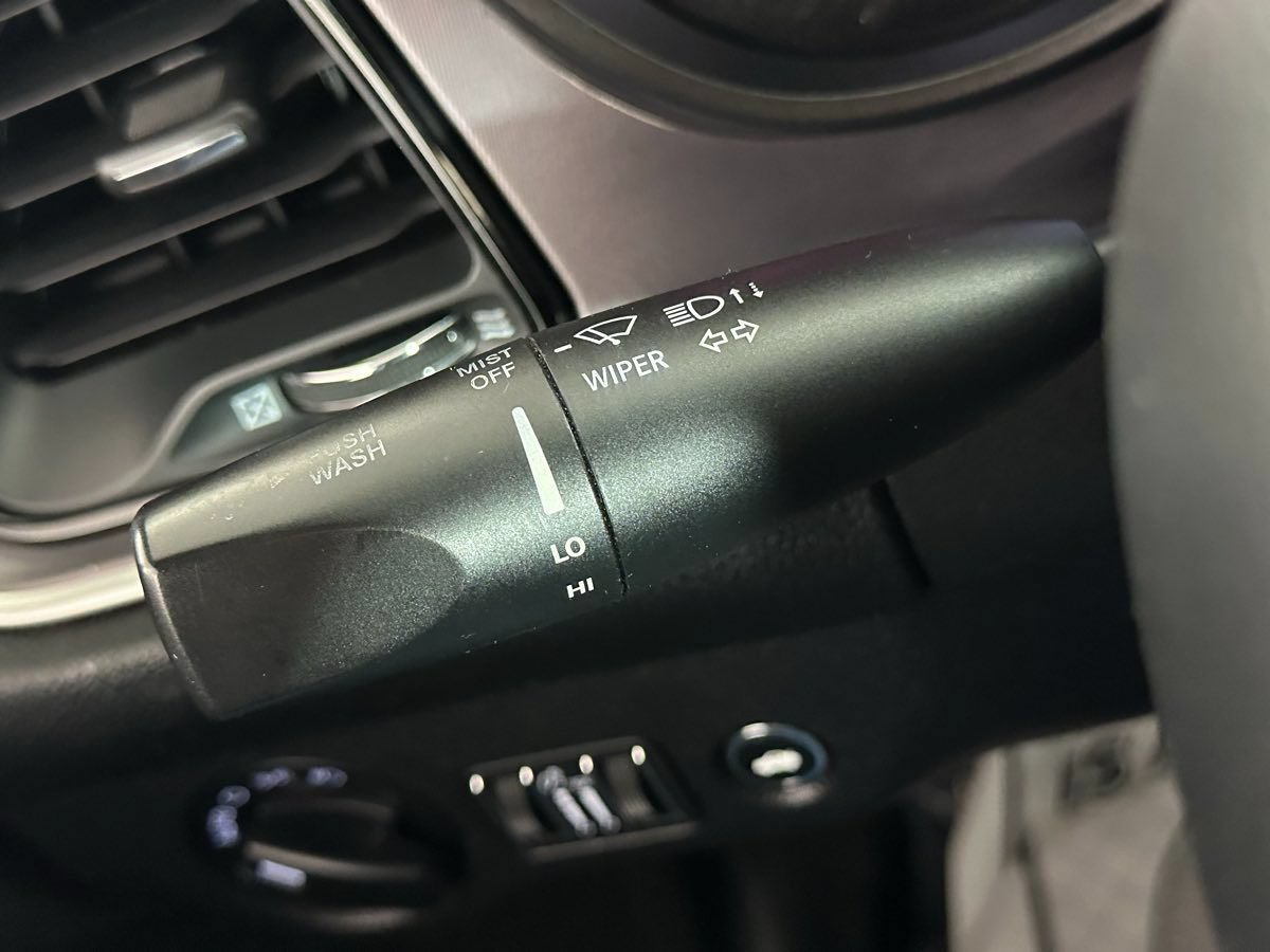 Used 2020 Dodge Challenger SXT RWD image 27