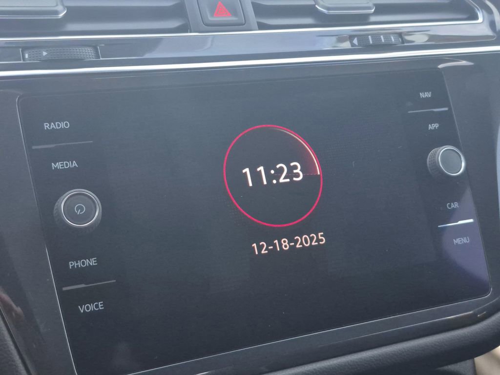 Used 2022 Volkswagen Tiguan SEL R-Line image 21