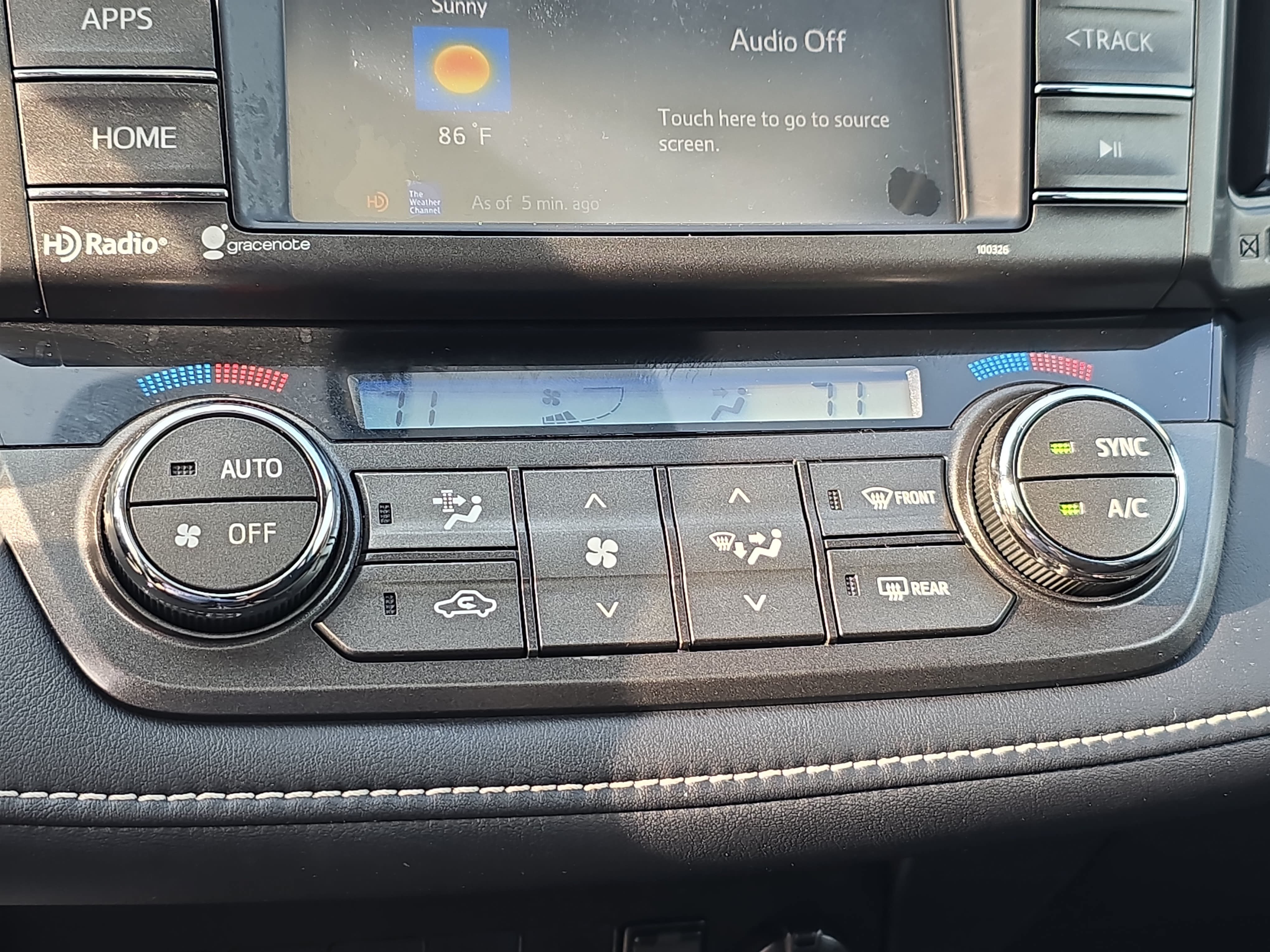 Used 2015 Toyota RAV4 XLE FWD image 23