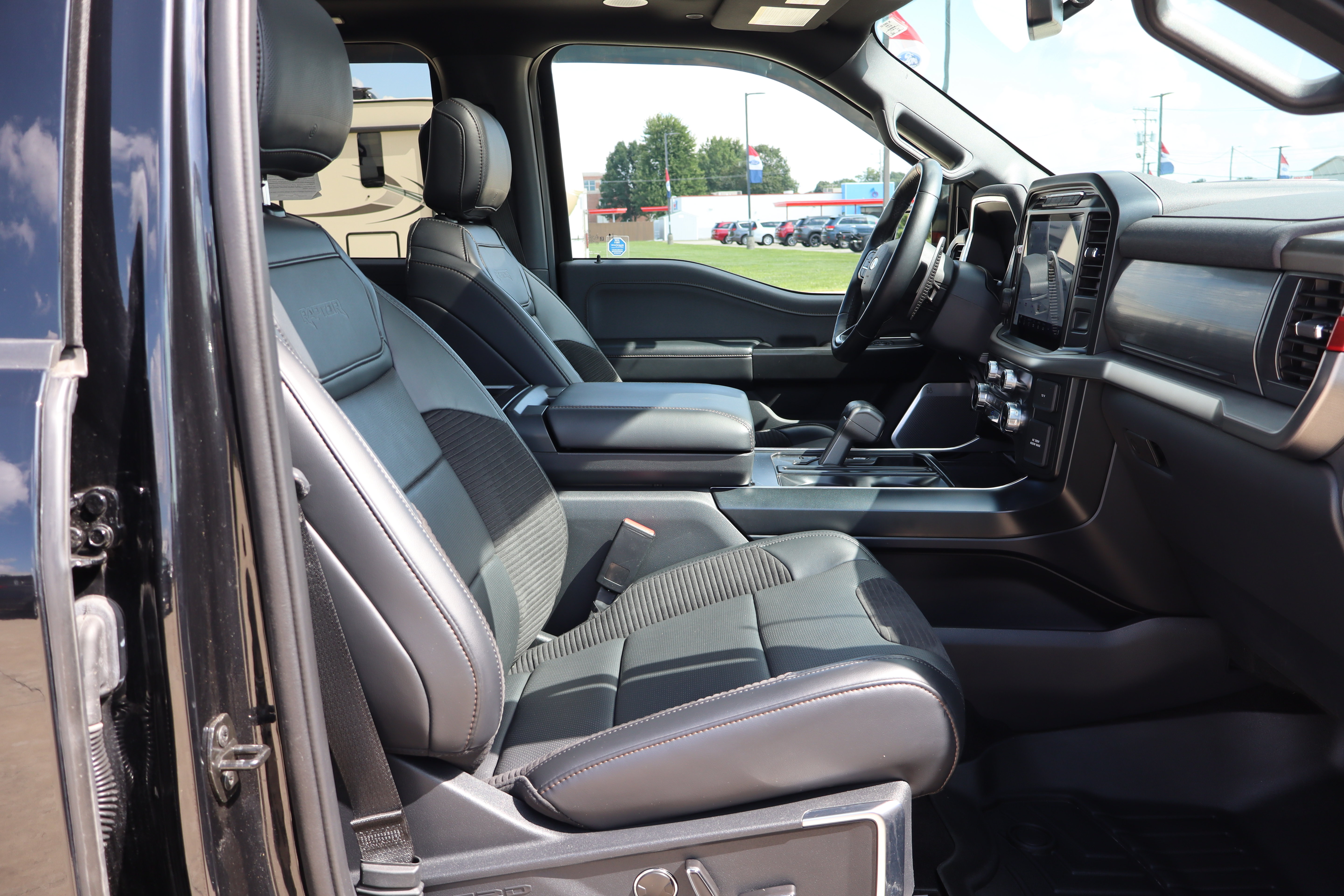 Used 2022 Ford F150 Raptor w/ Raptor 37 Performance Package AWD/4WD image 12